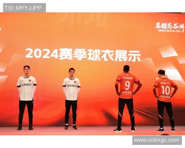 足球巨星亲身演绎专属战靴展现速度力量与荣耀风采 足球巨星亲身演绎专属战靴展现速度力量与荣耀风采