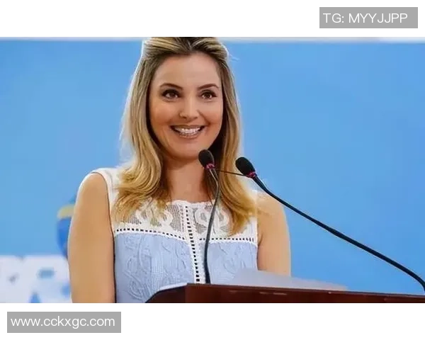 全球十大足球巨星与美貌妻子大盘点 各国足球传奇背后的迷人佳人 全球十大足球巨星与美貌妻子大盘点 各国足球传奇背后的迷人佳人