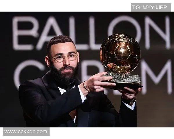 足坛巨星辉煌时刻全纪录历年世界足球先生金球奖获奖图集 足坛巨星辉煌时刻全纪录历年世界足球先生金球奖获奖图集