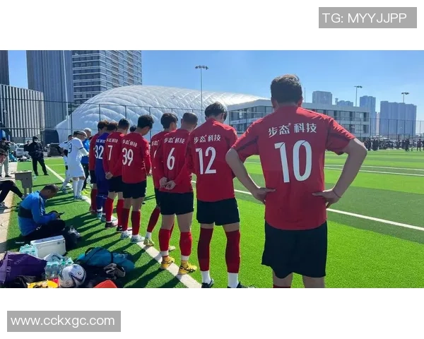 足球巨星告别绿茵场,退役背后那些不为人知的心路历程 足球巨星告别绿茵场,退役背后那些不为人知的心路历程